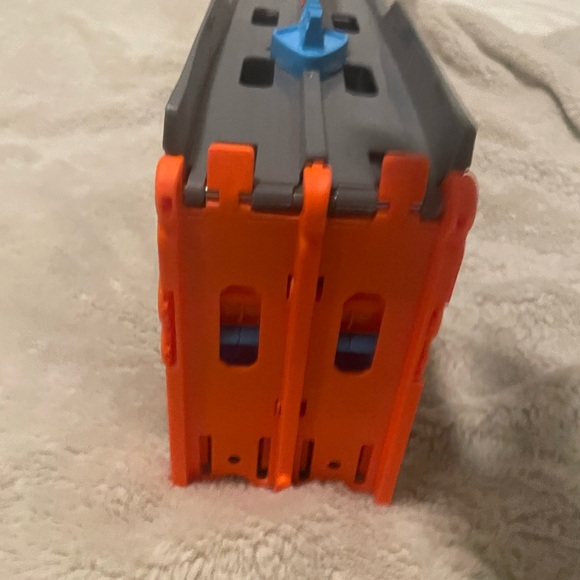 Hot wheels car Carrier extendable race track - Picture 4 of 9